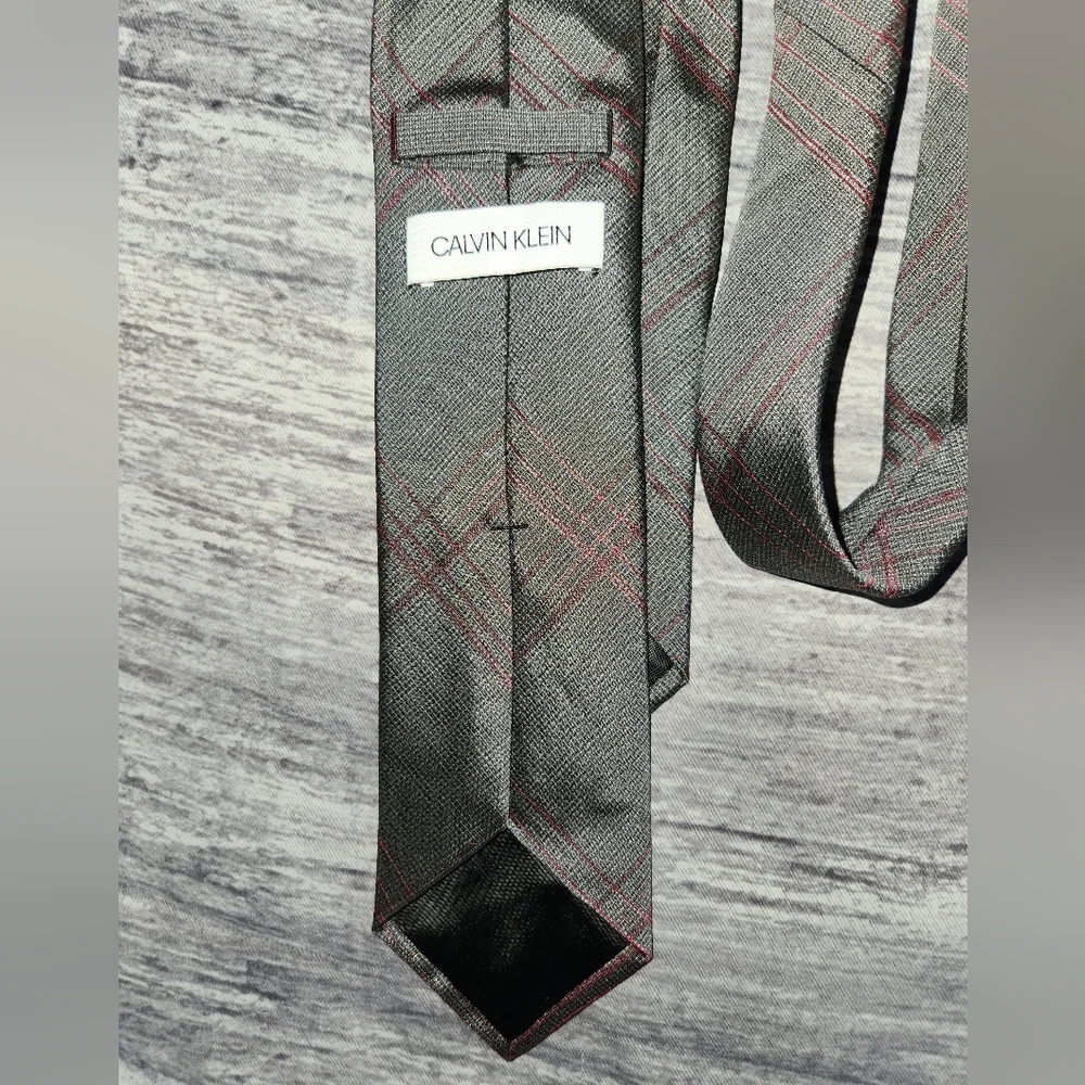 Calvin Klein Gray Polyester Silk Neck Tie‎